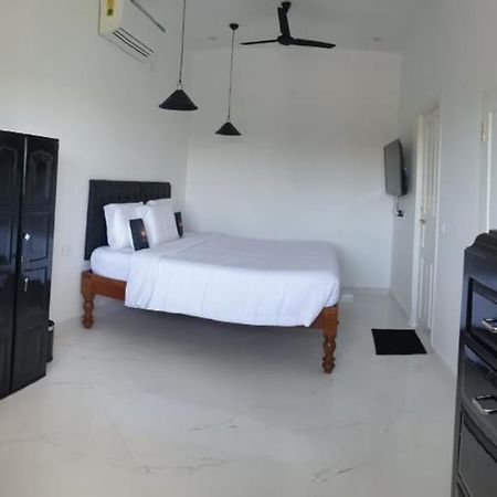 Kadal The Beach House Пондичери Екстериор снимка